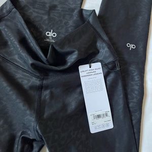 Alo Yoga Airlight High-Waist Leopard DeBossed Legging